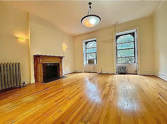 3rd image of 339 W 84th St #8