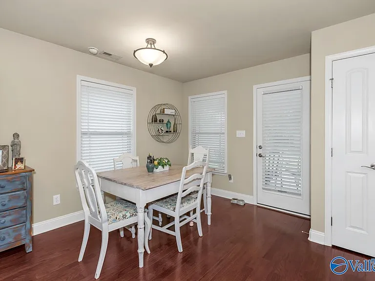 5015 Montauk Trl SE — Photo 10