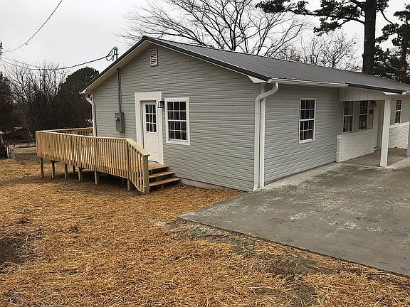 5th image of 203 Cherry Ln