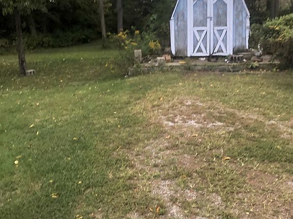 2nd image of 817 W Cliff Dr