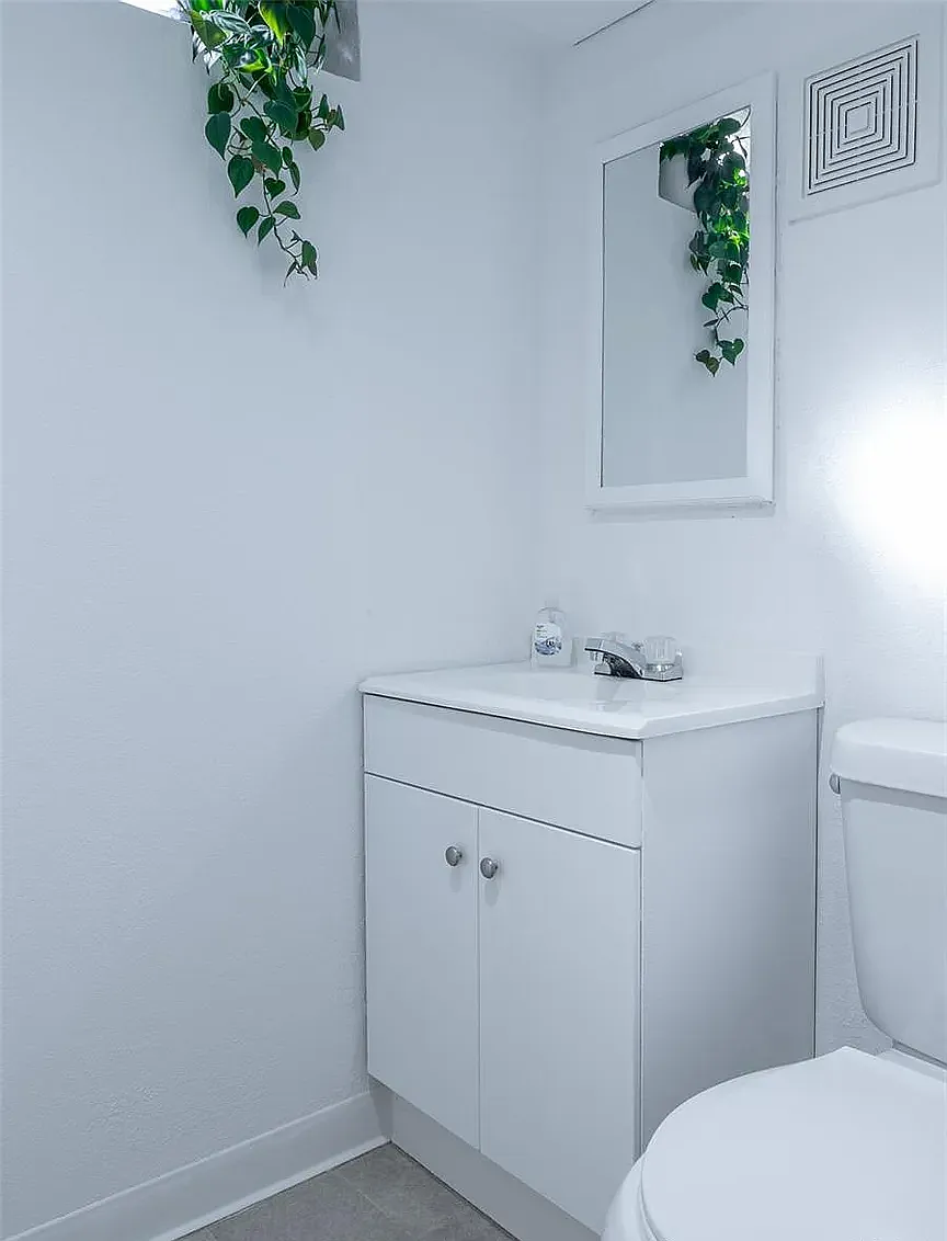 2 bed, 800 sqft, $1,700 — Photo 2
