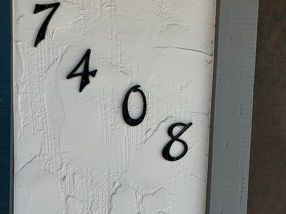 3rd image of 7408 W HOLLY Street W