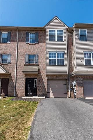 1st image of 2525 Gillian Ln