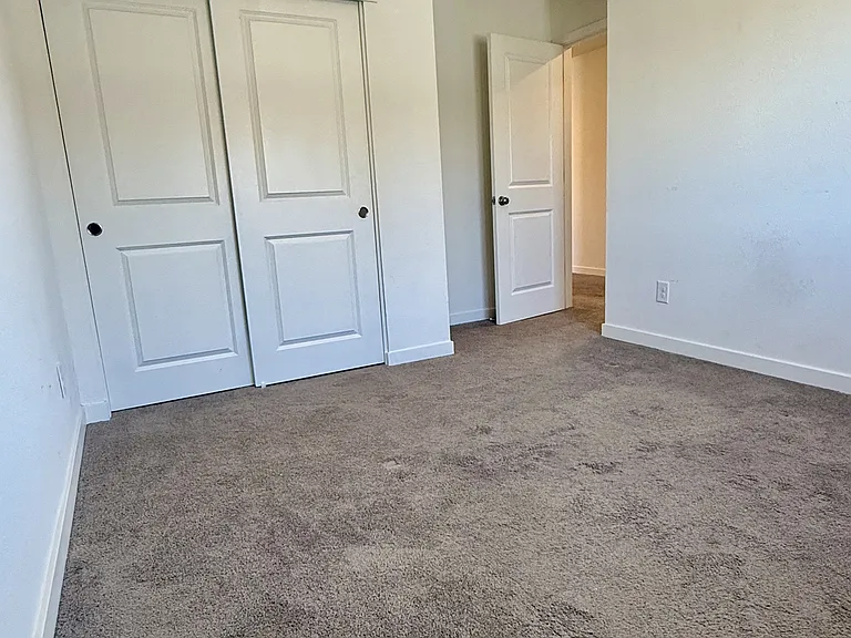 975 Franklin St — Photo 29