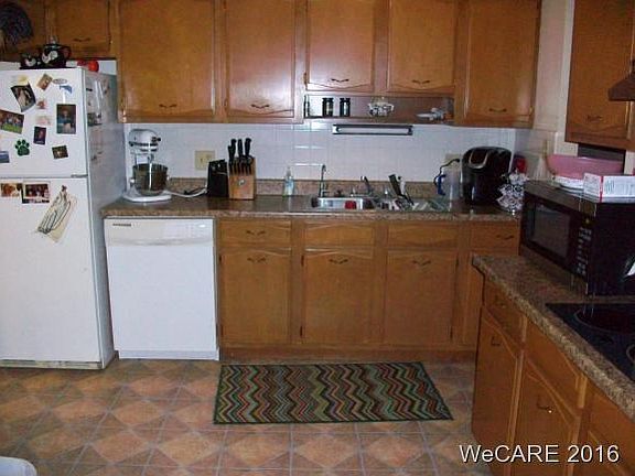 3rd image of 2415 Windsor Dr