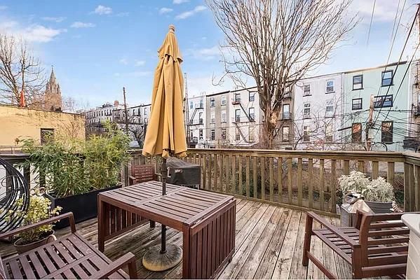 Sold by Miriam Izsak Realty  LLC | media 6