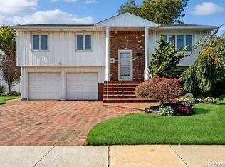 3108 Hewlett Ave, Merrick, NY 11566