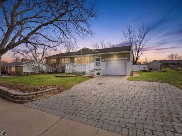 808 Charles Rd, Lopatcong Twp., NJ 08865