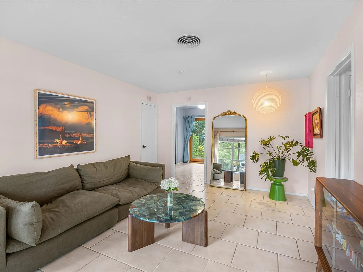 3 bed, 2.0 bath, 1242 sqft, $2,650 — Photo 3