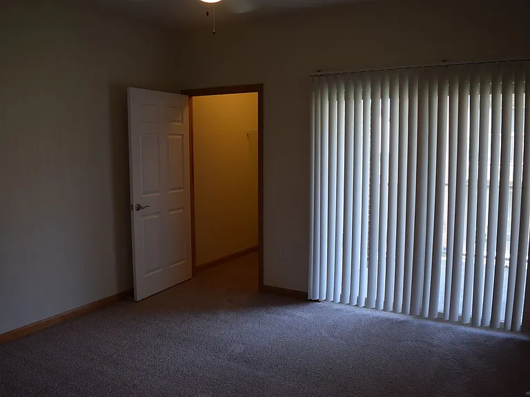 3901-4002 Crowwood Dr — Photo 24