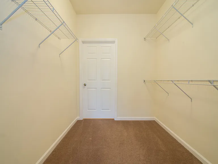 Catherine 36 Apartments — Photo 36