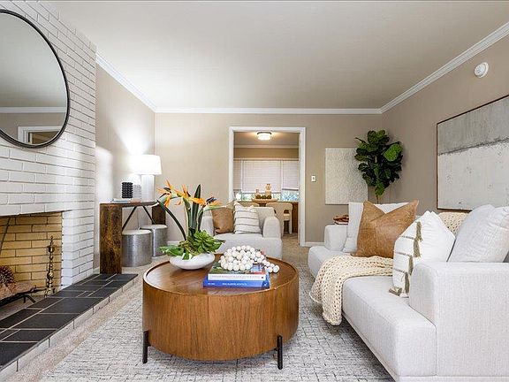4th image of 11 Krista Ln