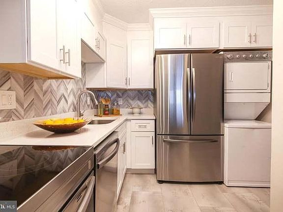 4th image of 5901 Mount Eagle Dr APT 917