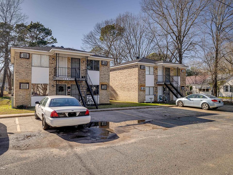 2nd image of 209 Hodge St