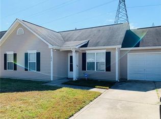 7013 Wandering Creek Dr, Charlotte, NC 28216