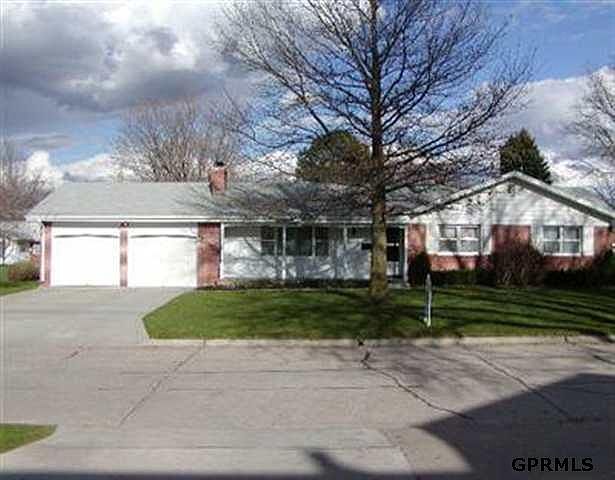 1st image of 831 Skylark Dr