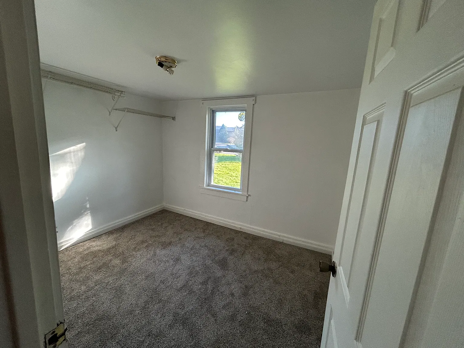 2 bed, $850 — Photo 1