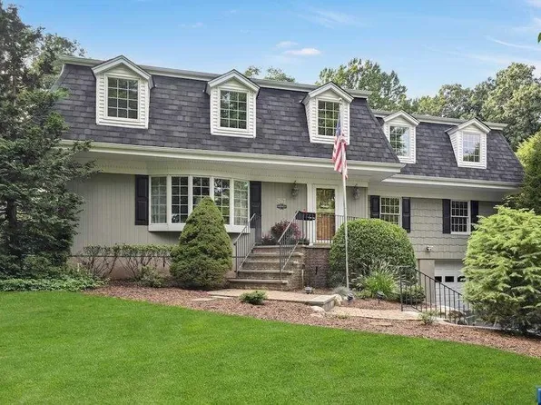 367 Butternut Ave, Wyckoff, NJ 07481