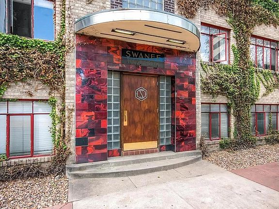 2nd image of 1000 E 8th Ave APT 2