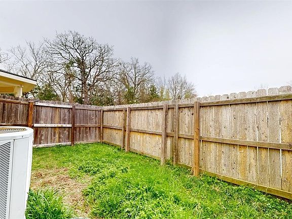 4th image of 454 Chimney Hill Dr #454