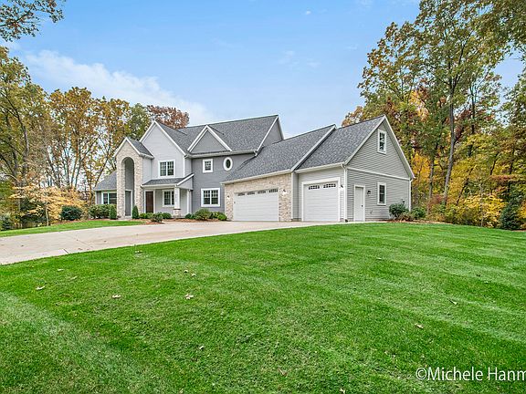 3rd image of 8830 Summerset Woods Ct SE