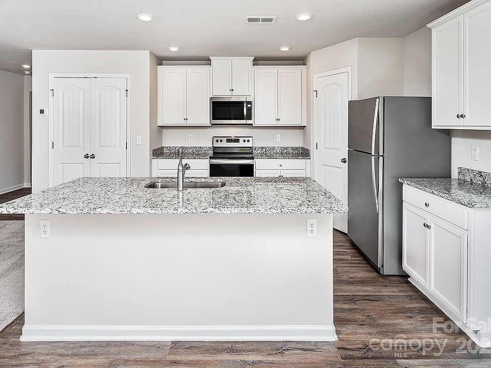 2nd image of 3515 Narrow Ln