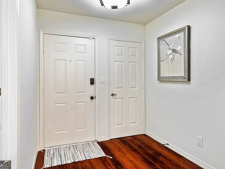 216 Flat Creek Ct — Photo 5