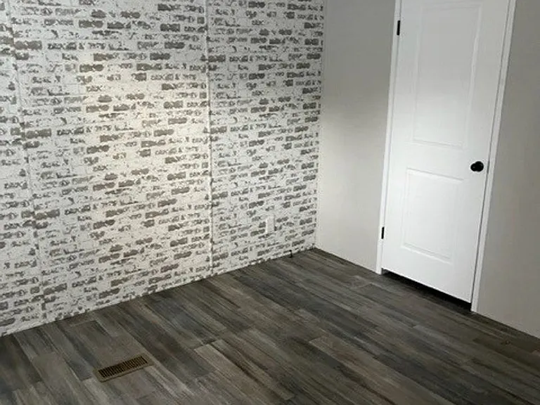 6747 Ash Dr — Photo 5