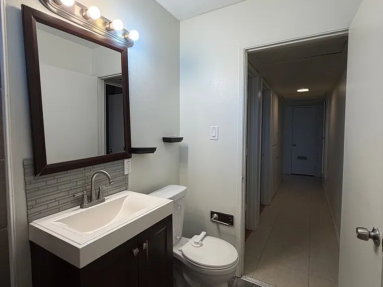 29205 Exeter St — Photo 46
