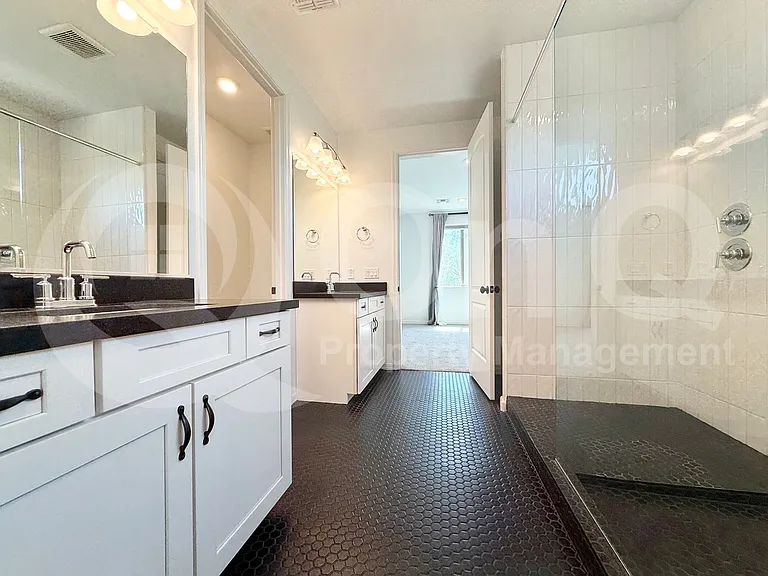 4602 S Flare — Photo 25