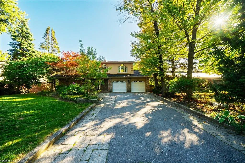 3278 Credit Heights Dr photo 1