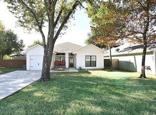 108 Odom St, Waxahachie, TX 75165