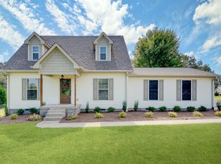 994 Hoover Rd, Burns, TN 37029