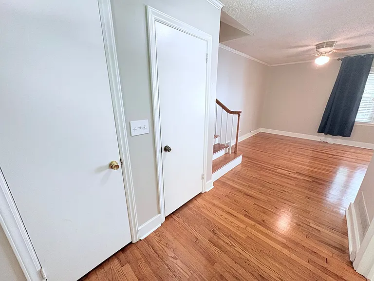 207 Holly Ave — Photo 9