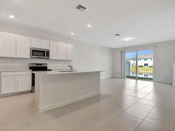 539 SE Rivergrass St, Port Saint Lucie, FL 34984