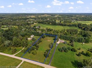 1920 Deer Run Ln, Leonard, MI 48367