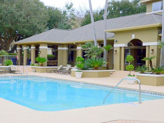 5th image of 19 Arbor Club Dr Unit 320