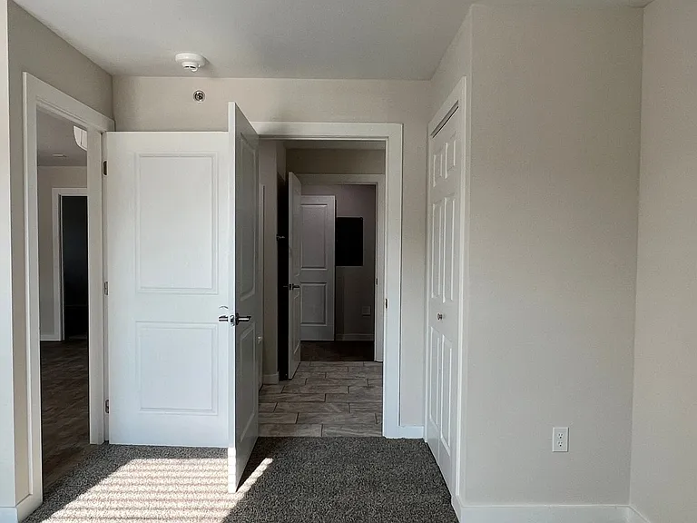 950 S Hebron Ave — Photo 17