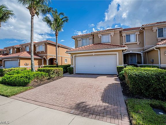 2nd image of 2424 Laurentina Ln