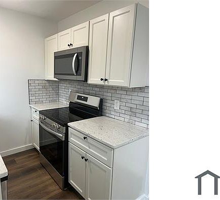 3rd image of 1467 Manchester Ave Unit 1