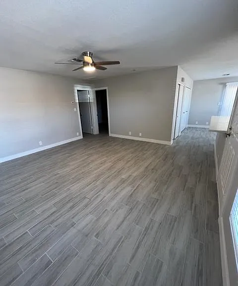 427 W Pontiac Dr #1 — Photo 5