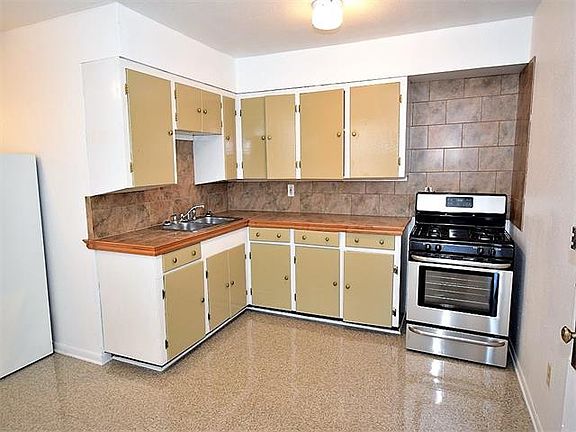 5th image of 3317 Newton St