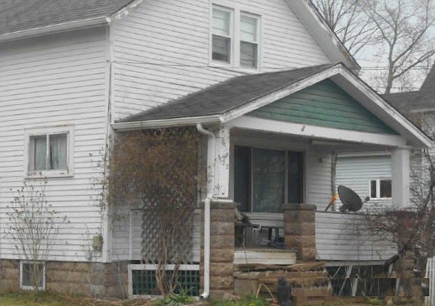 1st image of 122 Willis Ave