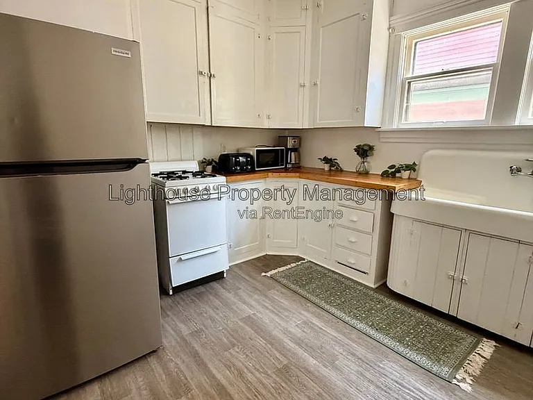 413 Locust St #1 — Photo 9