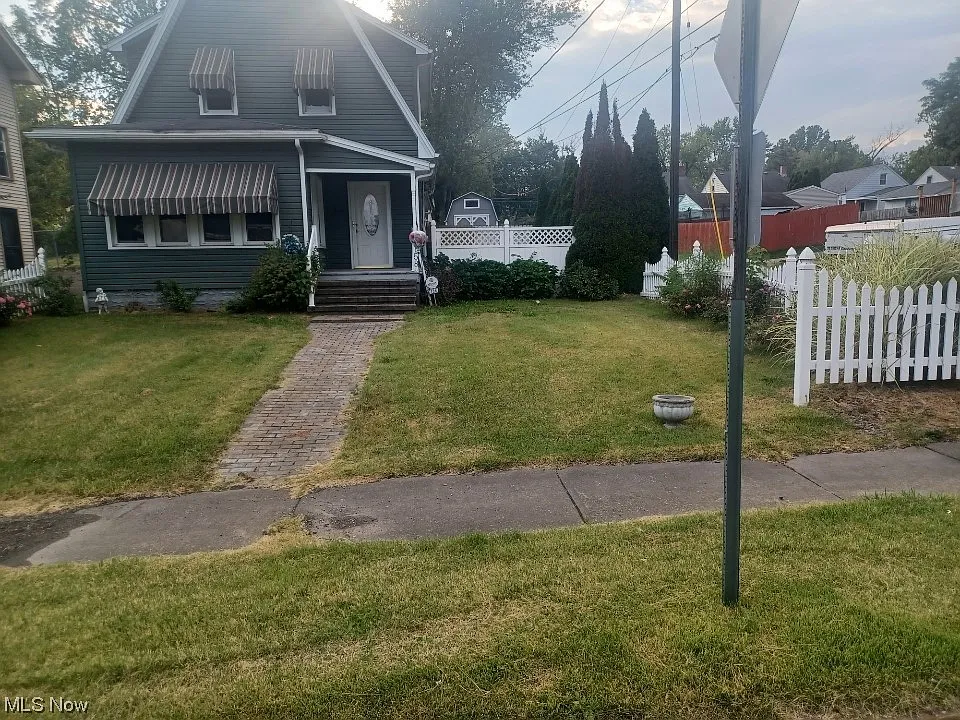 158 S Maryland Ave photo 1