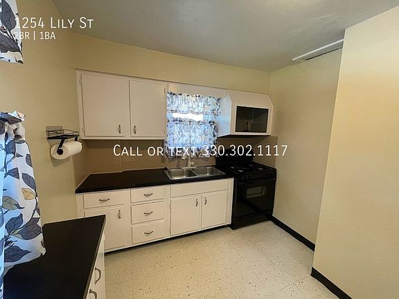 3rd image of 1254 Lily St