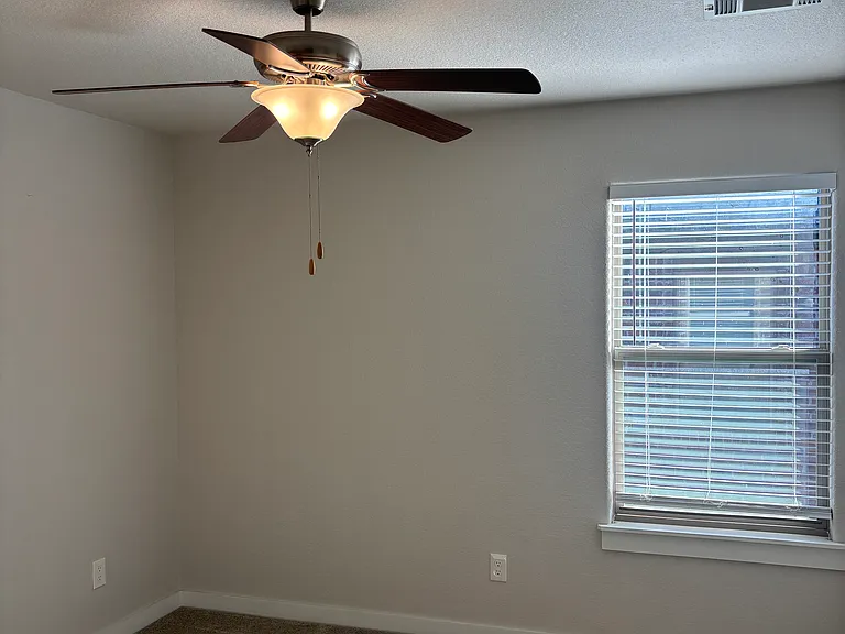 510 Vee St — Photo 11