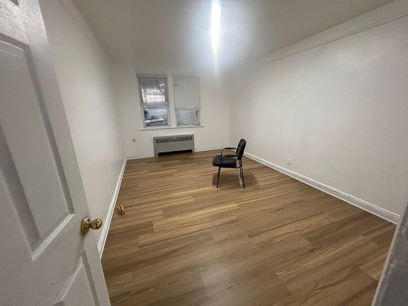 3rd image of 2547 Hone Ave APT 1