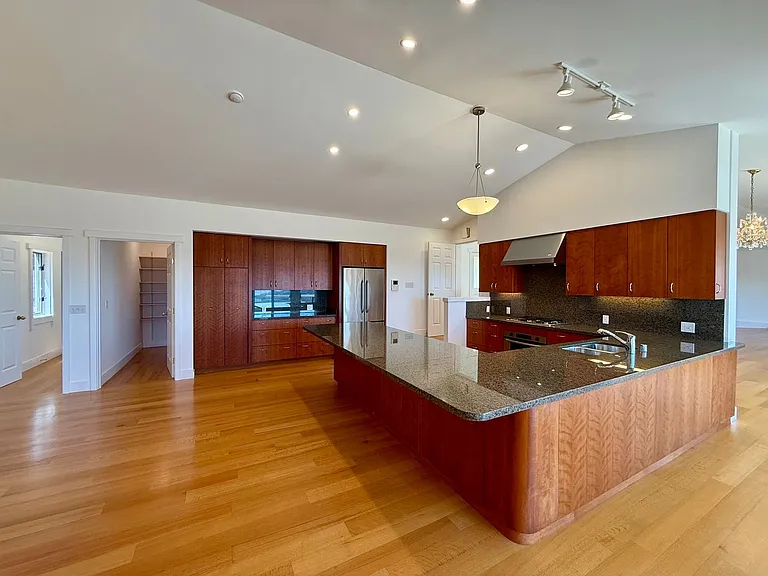 51 Via Los Altos — Photo 12