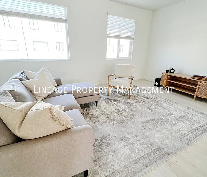 543 S 1040 W — Photo 3